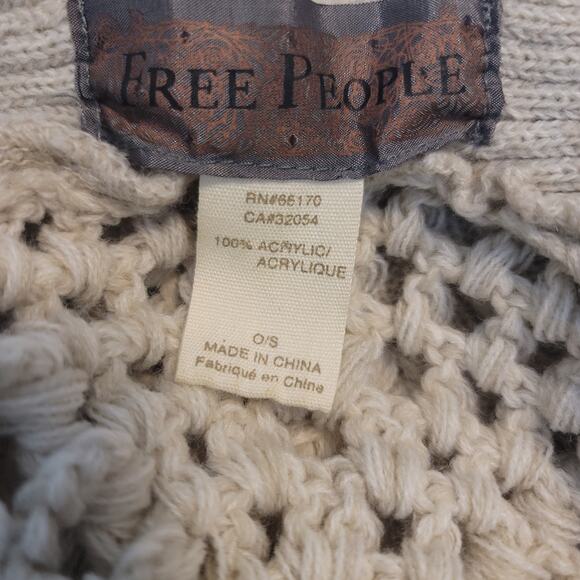 Free People Beige Women Crochet Back Shawl Poncho Clip Close OS - Picture 4 of 4